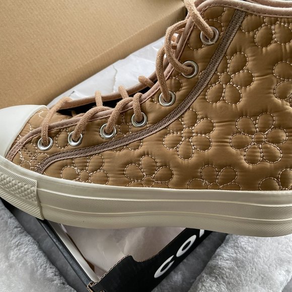 Converse Platform Quilted Sneaks (NEW in Box) - Picture 5 of 6